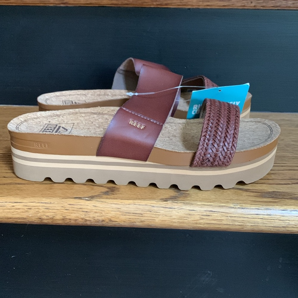 Reef. Chocolate braided sandal various sizes.   ms - Picture 4 of 5
